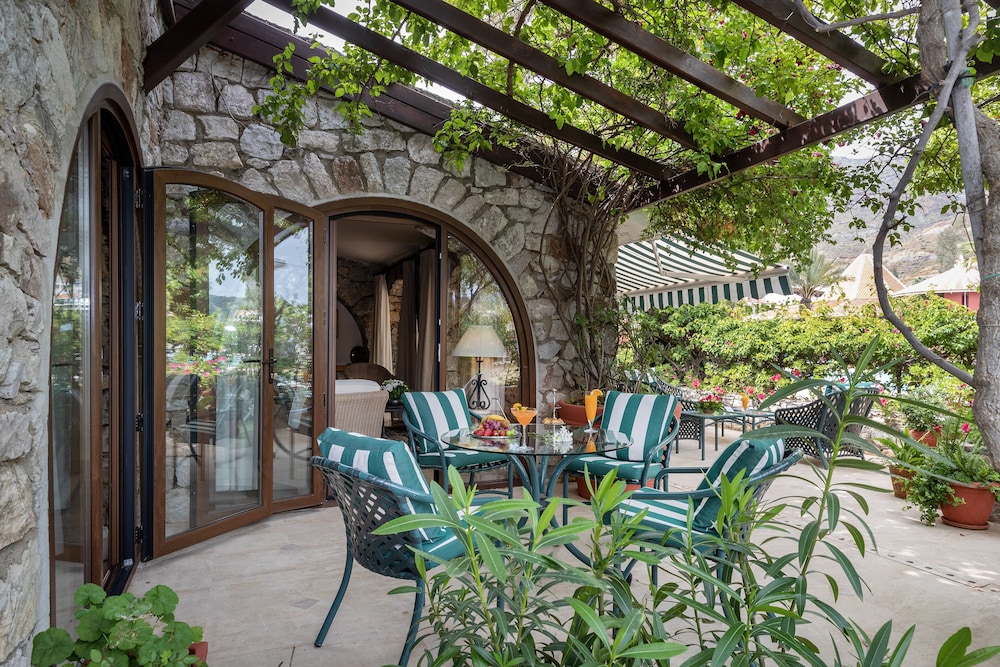 Marti Resort Hotel — Hotel building in İçmeler, Mugla