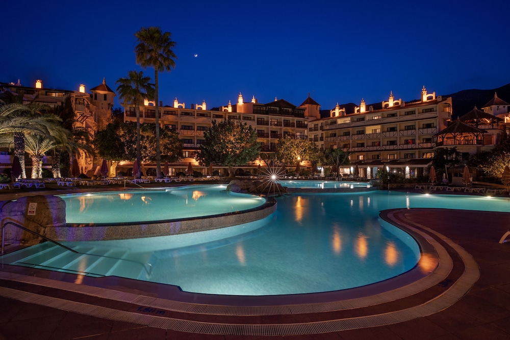 Marti Resort Hotel — Swimming pool in İçmeler, Mugla