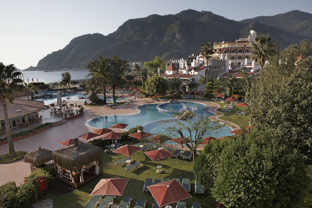 Marti Resort Hotel — Swimming pool in İçmeler, Mugla