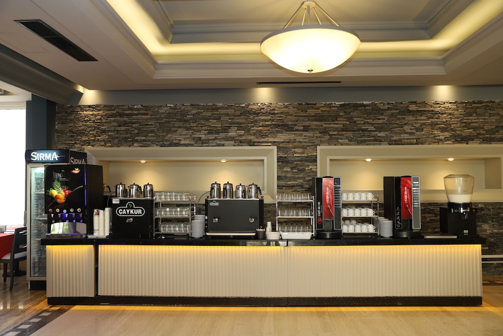 Meder Resort Hotel — Restaurant & bars in Kemer