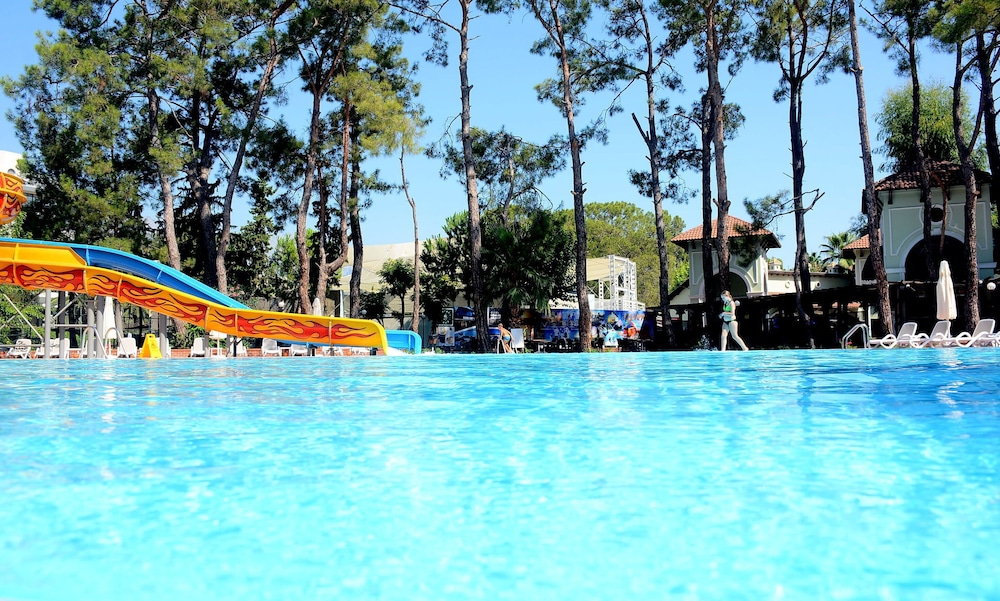 Meder Resort Hotel — Swimming pool in Kemer
