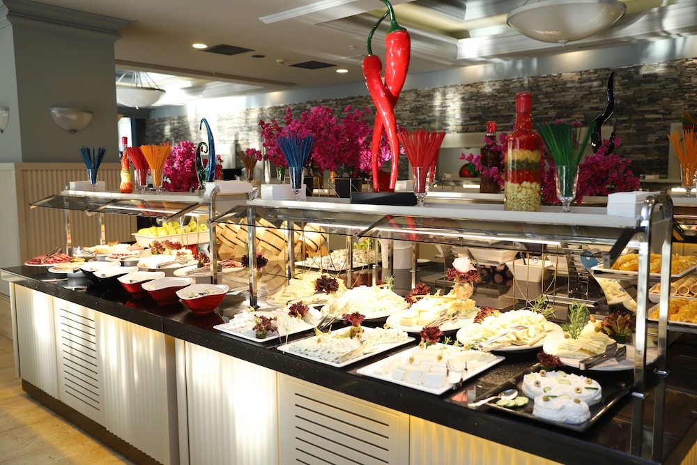 Meder Resort Hotel — Restaurant & bars in Kemer