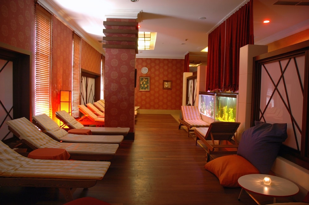 Meder Resort Hotel — Hotel rooms in Kemer