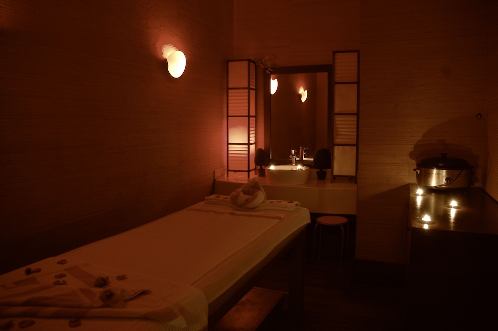 Meder Resort Hotel — Spa in Kemer