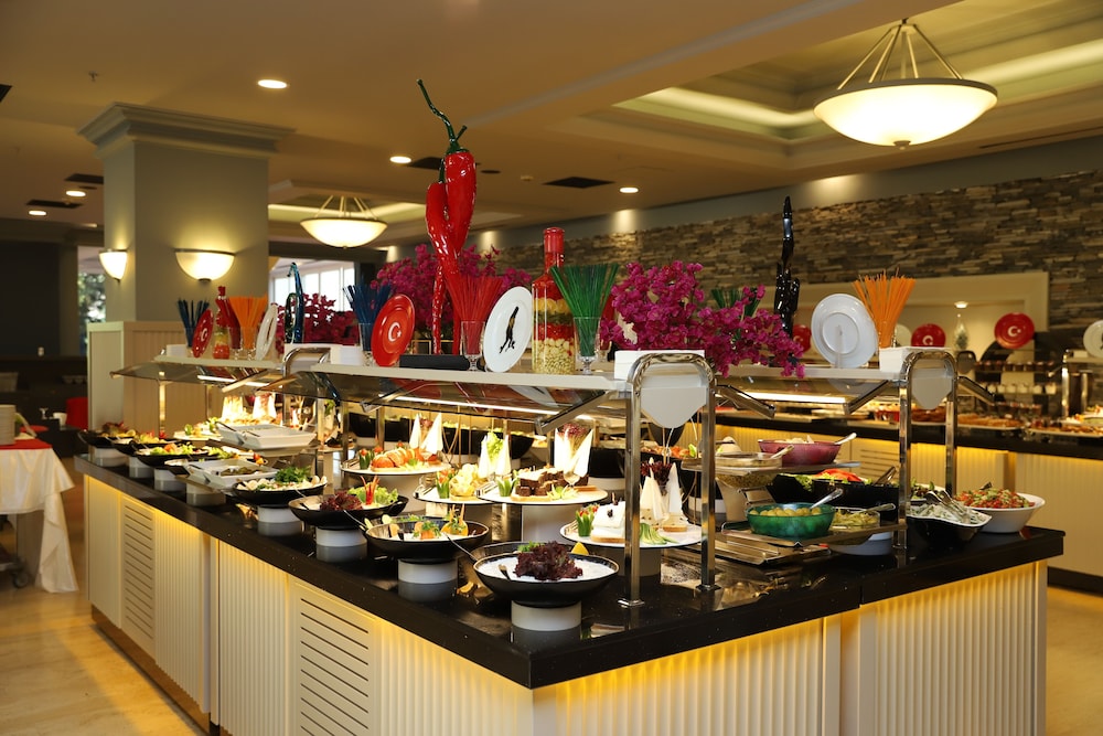 Meder Resort Hotel — Restaurant & bars in Kemer