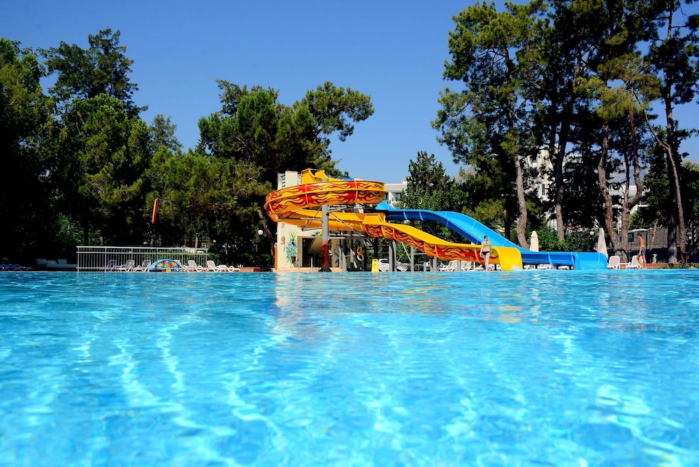 Meder Resort Hotel — Swimming pool in Kemer