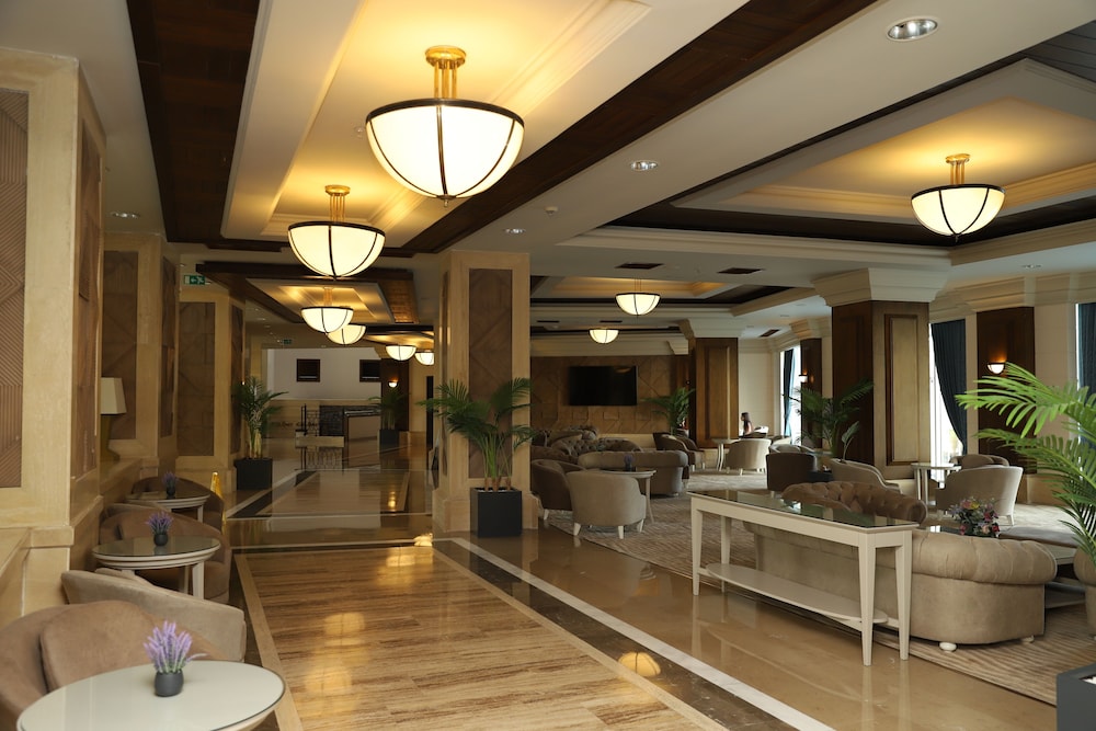 Meder Resort Hotel — Hotel building in Kemer