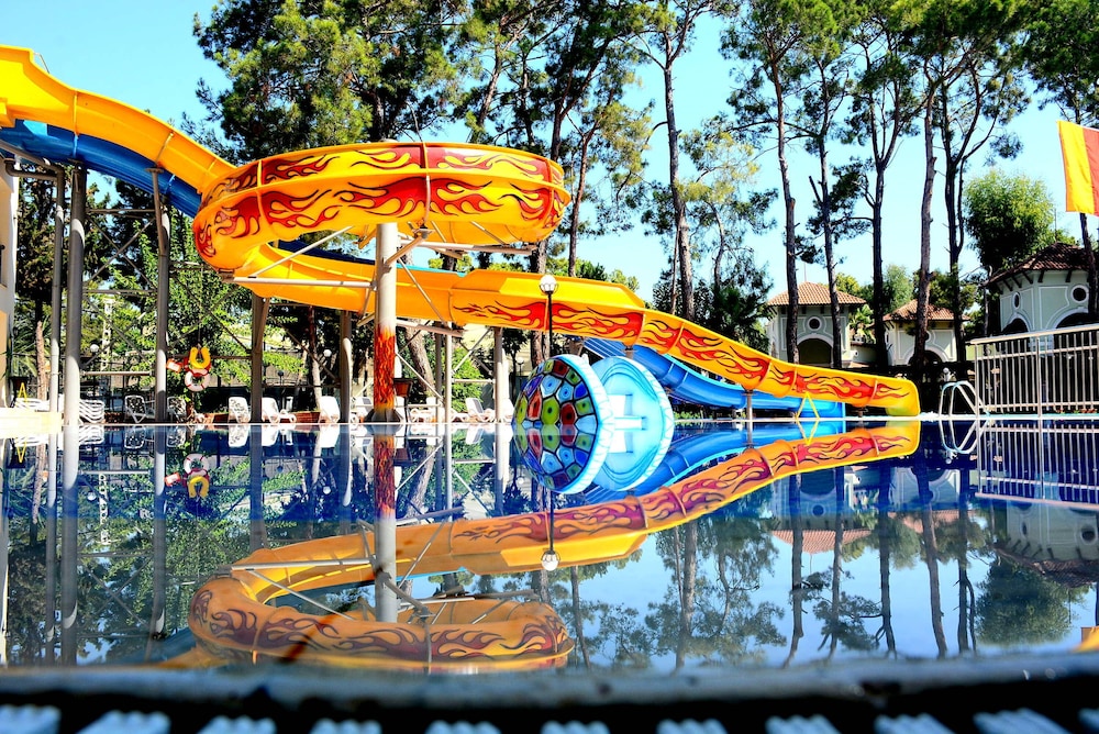 Meder Resort Hotel — Attractions for children in Kemer