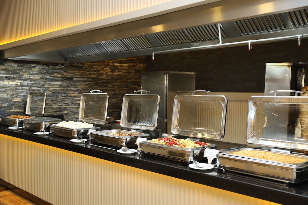 Meder Resort Hotel — Restaurant & bars in Kemer