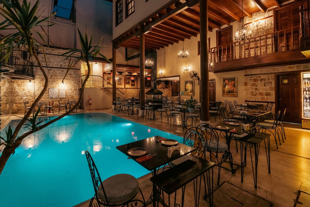 Mediterra Art Hotel — Restaurant & bars in Antalya