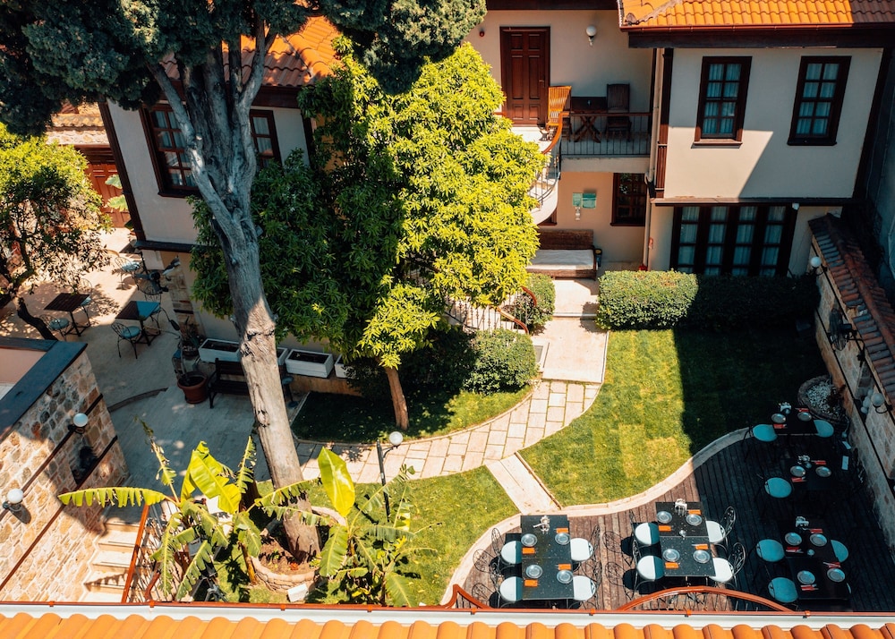 Mediterra Art Hotel — Hotel building in Antalya