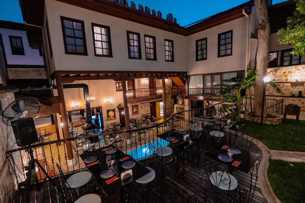 Mediterra Art Hotel — Restaurant & bars in Antalya