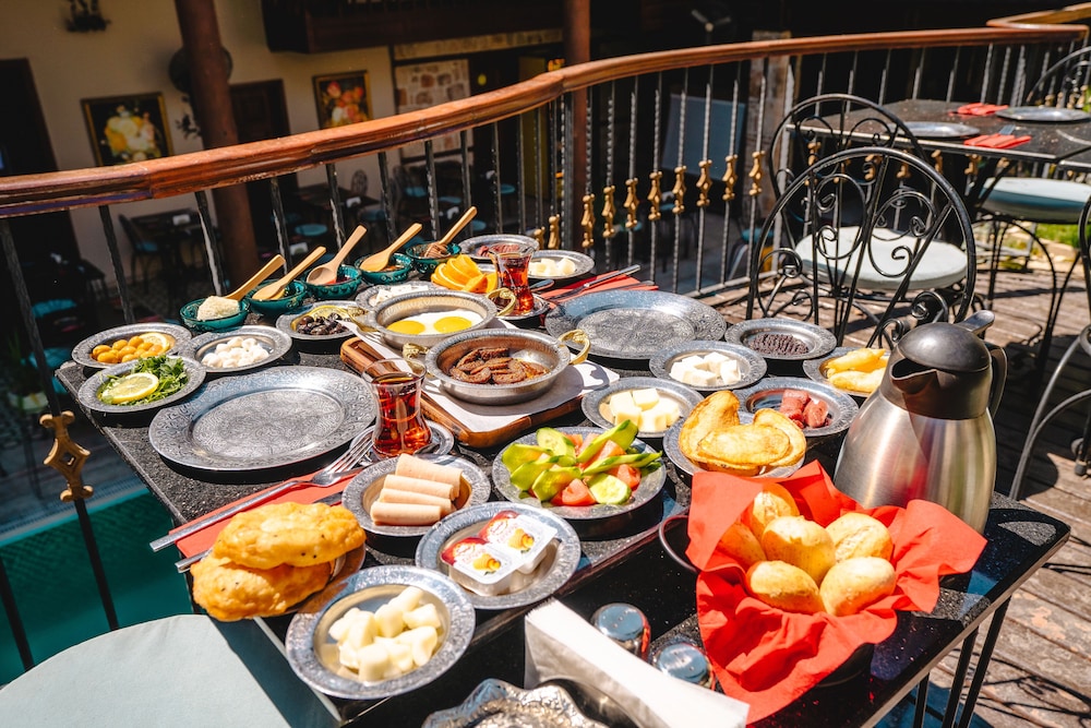 Mediterra Art Hotel — Restaurant & bars in Antalya