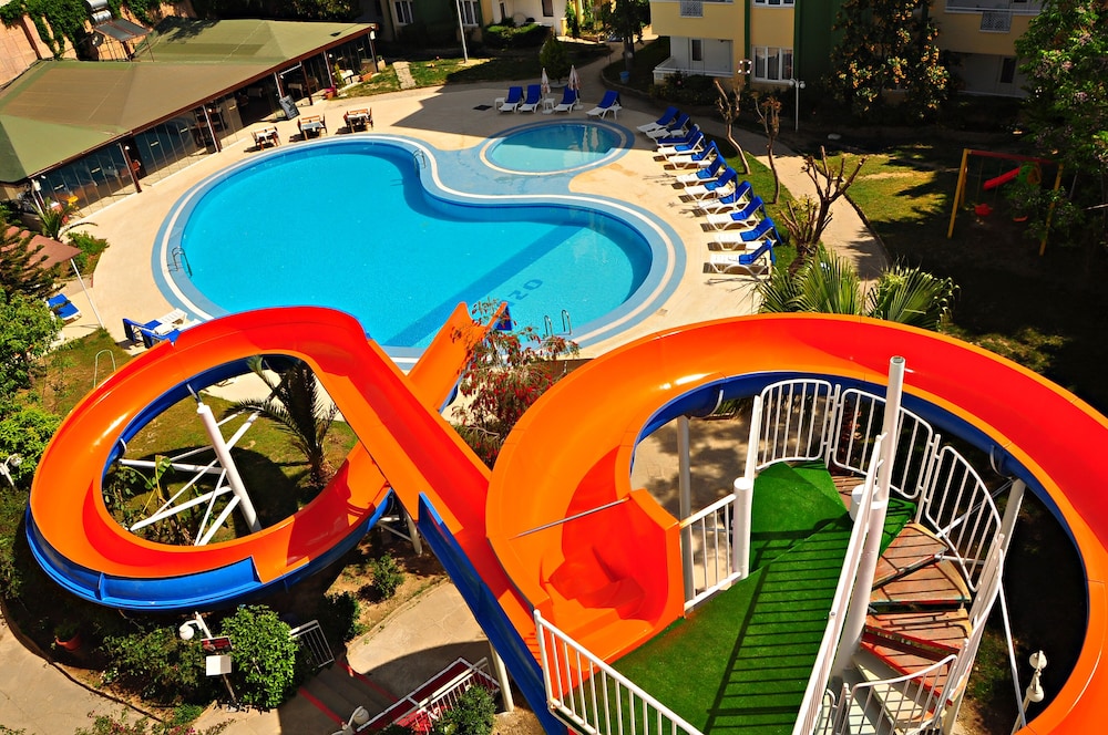 Melissa Garden Apart Hotel — Swimming pool in Side