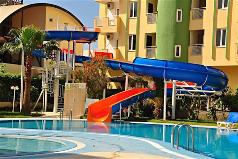Melissa Garden Apart Hotel — Swimming pool in Side
