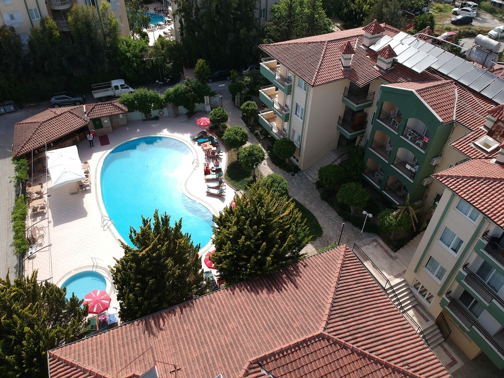 Melissa Garden Apart Hotel — Swimming pool in Side