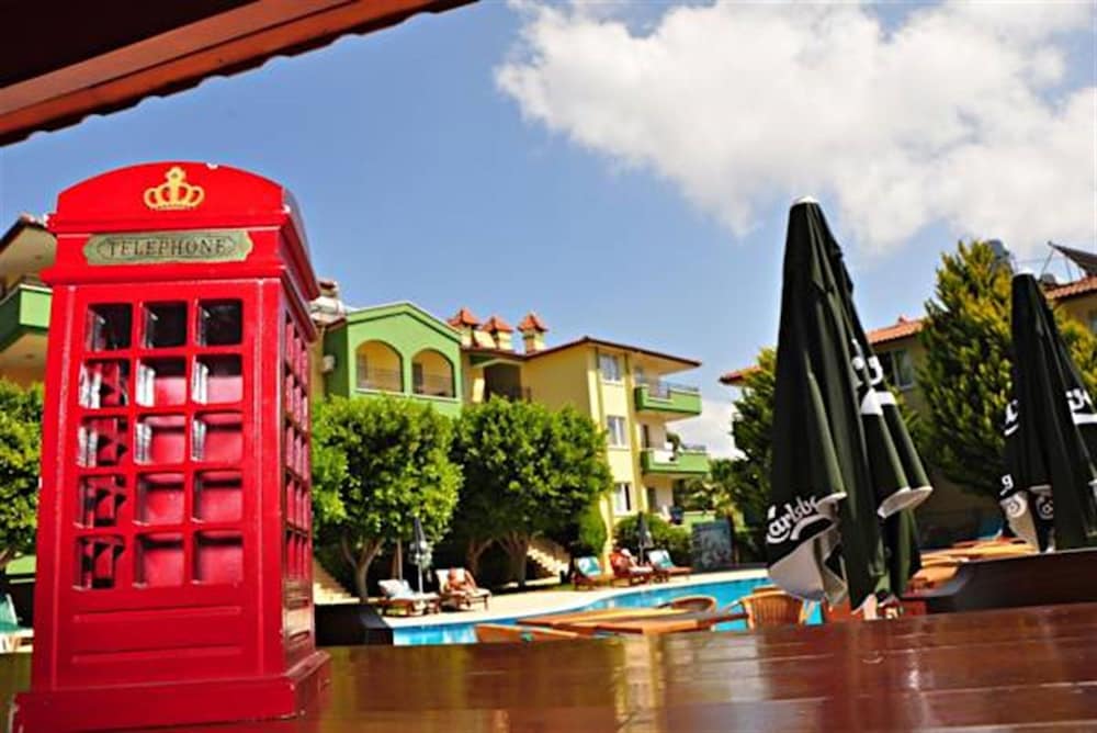 Melissa Garden Apart Hotel — Swimming pool in Side