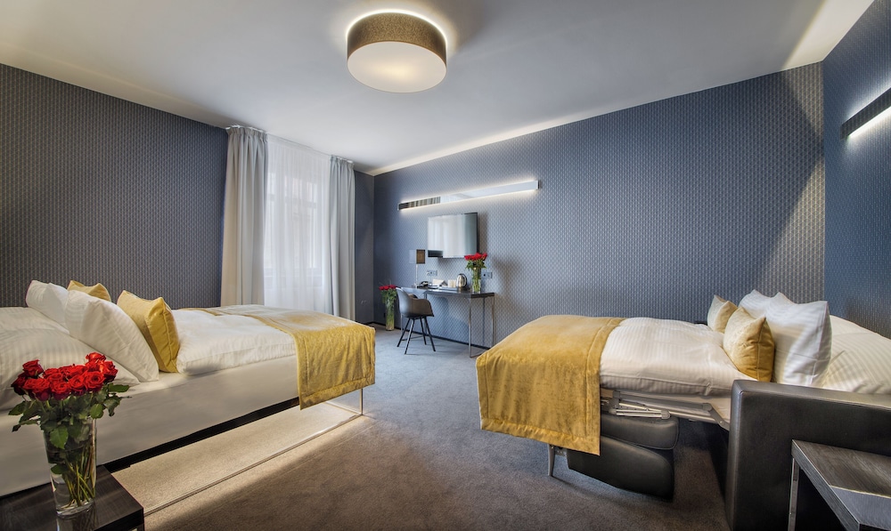 Hotel Mucha — Hotel rooms in Prague, Prague