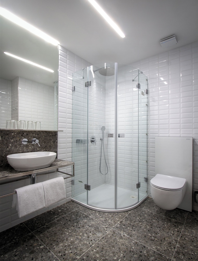 Hotel Mucha — Hotel rooms in Prague, Prague