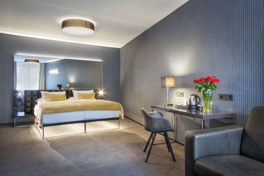Hotel Mucha — Hotel rooms in Prague, Prague