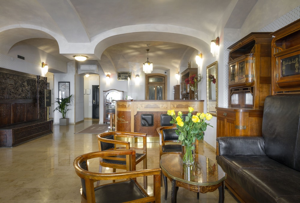Hotel Mucha — Hotel building in Prague, Prague