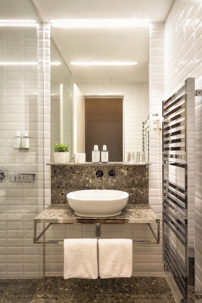 Hotel Mucha — Hotel rooms in Prague, Prague