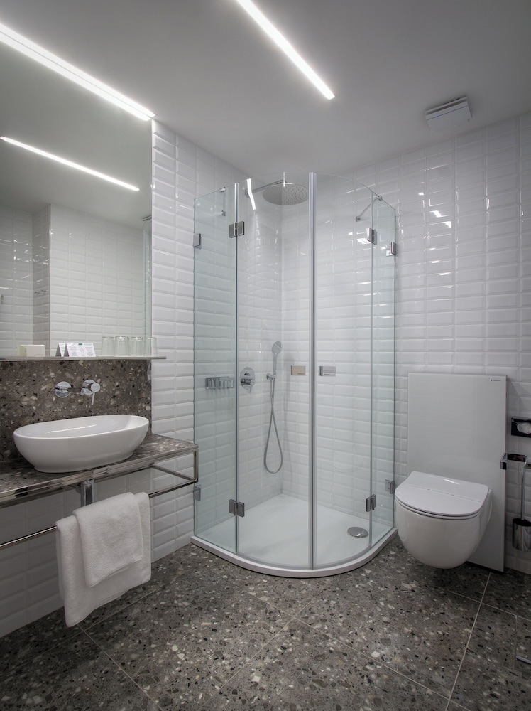 Hotel Mucha — Hotel rooms in Prague, Prague
