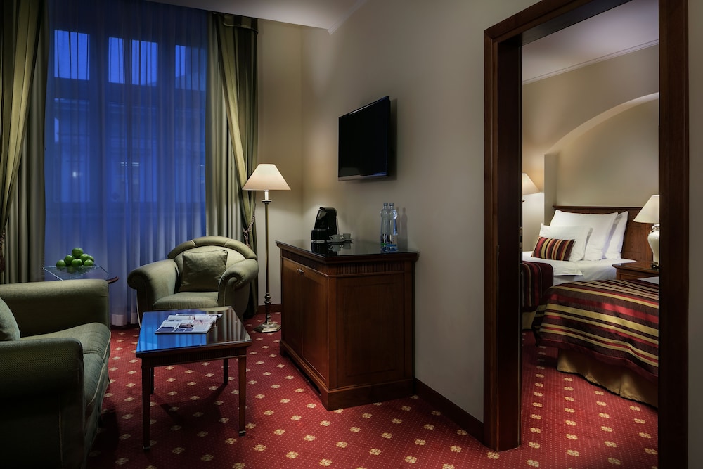 Art Nouveau Palace Hotel — Hotel rooms in Prague, Prague