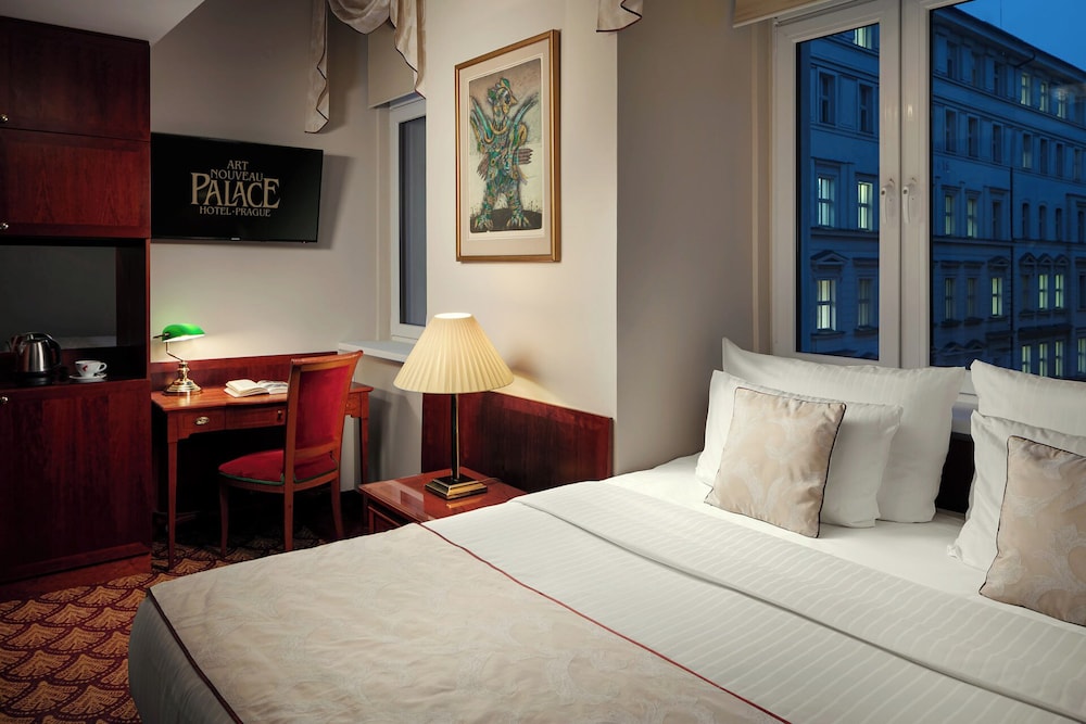 Art Nouveau Palace Hotel — Hotel rooms in Prague, Prague