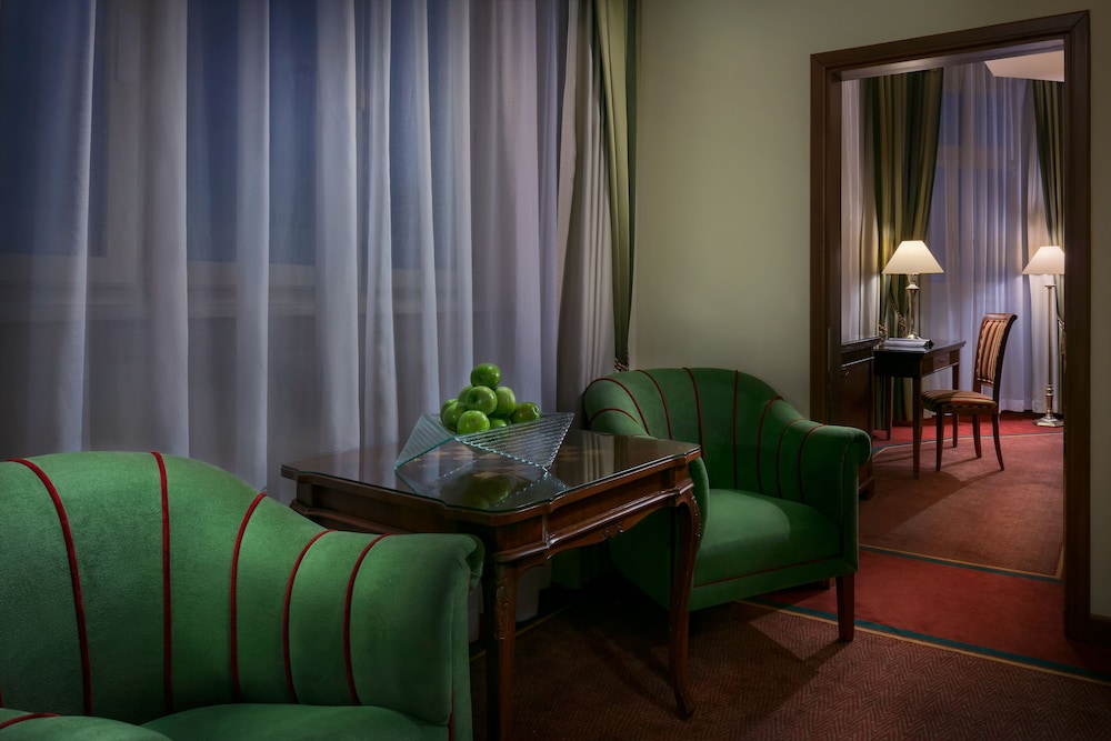Art Nouveau Palace Hotel — Hotel rooms in Prague, Prague