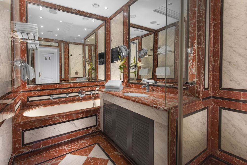 Art Nouveau Palace Hotel — Hotel rooms in Prague, Prague