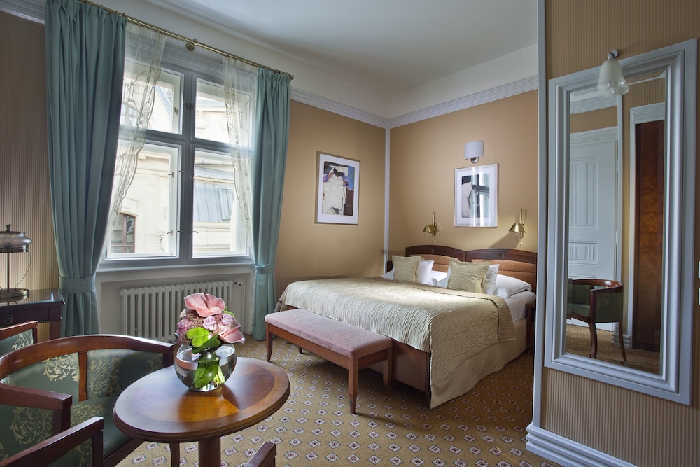 Hotel Paris Prague — Hotel rooms in Prague, Prague