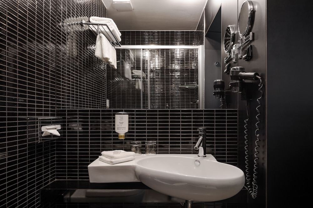 Hotel Perla — Hotel rooms in Prague, Prague