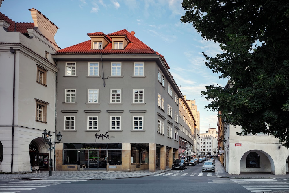 Hotel Perla — Hotel building in Prague, Prague