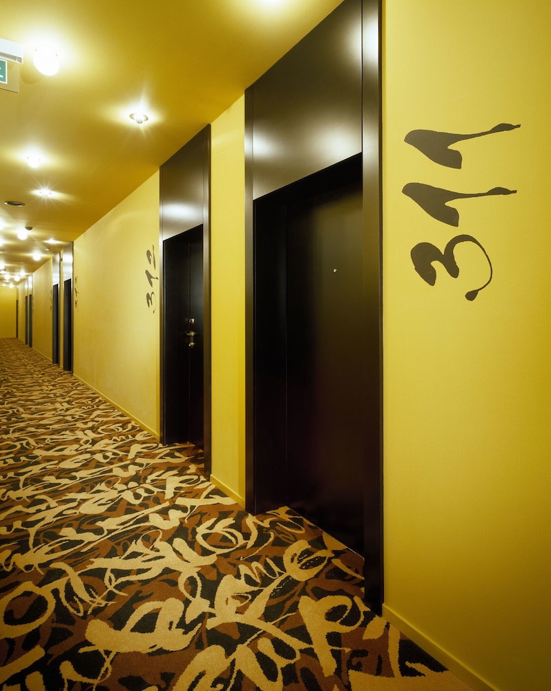Hotel Perla — Hotel building in Prague, Prague