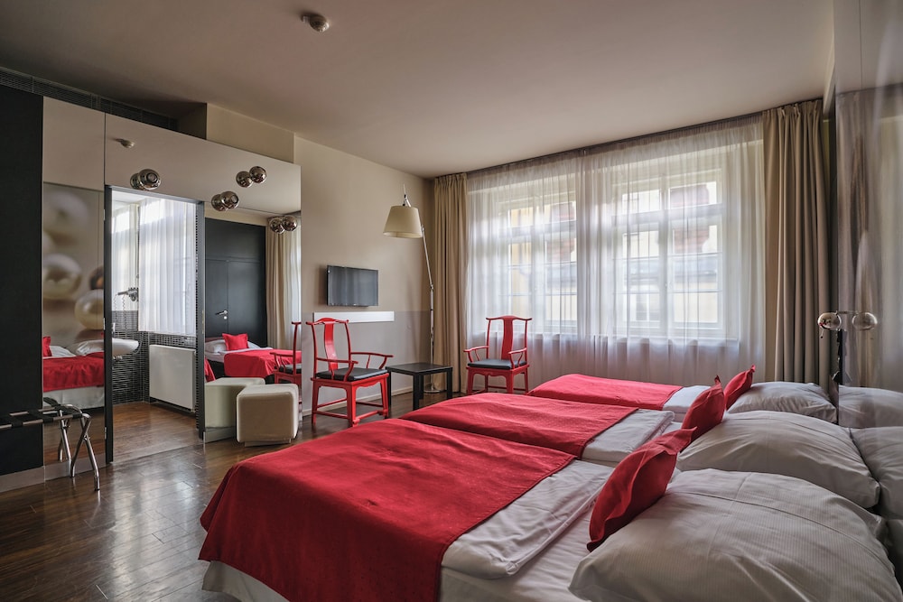Hotel Perla — Hotel rooms in Prague, Prague