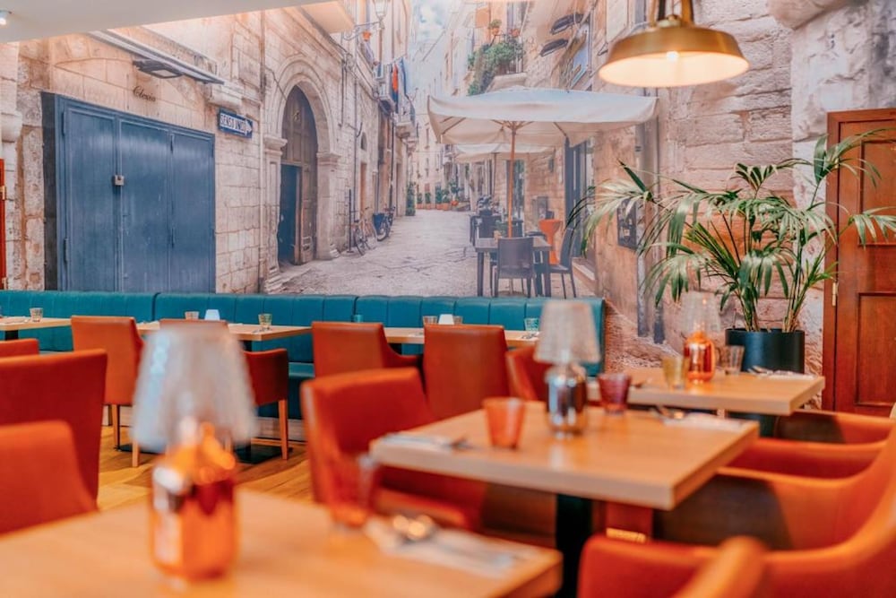 Plaza Boutique Hotel – Czech Leading Hotels — Restaurant & bars in Prague, Prague