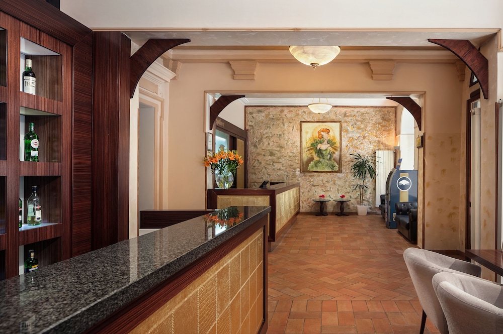 Hotel Praga 1 — Hotel building in Prague, Prague