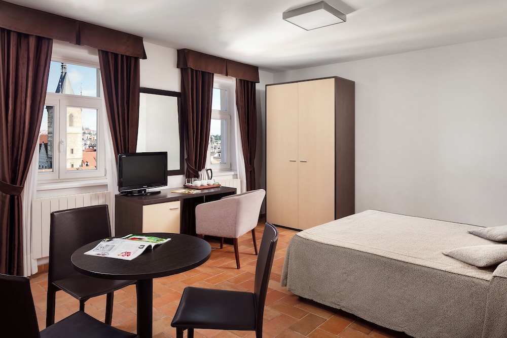 Hotel Praga 1 — Hotel rooms in Prague, Prague