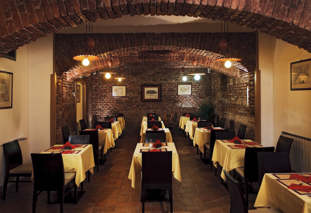 Hotel Praga 1 — Restaurant & bars in Prague, Prague