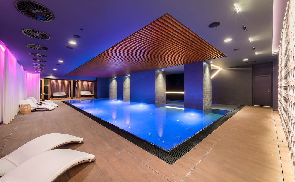 The President — Swimming pool in Prague, Prague