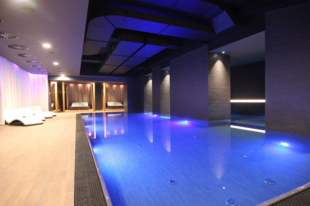 The President — Swimming pool in Prague, Prague