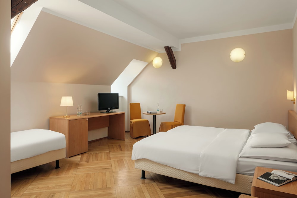 Hotel Roma Prague — Hotel rooms in Prague, Prague