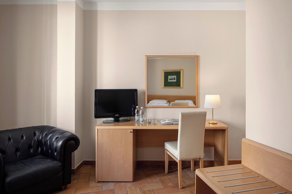 Hotel Roma Prague — Hotel rooms in Prague, Prague