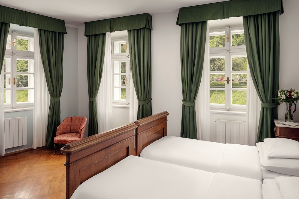 Hotel Roma Prague — Hotel rooms in Prague, Prague