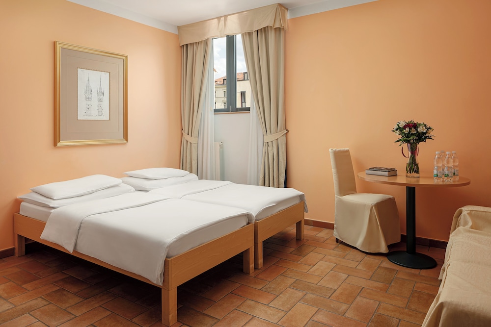 Hotel Roma Prague — Hotel rooms in Prague, Prague
