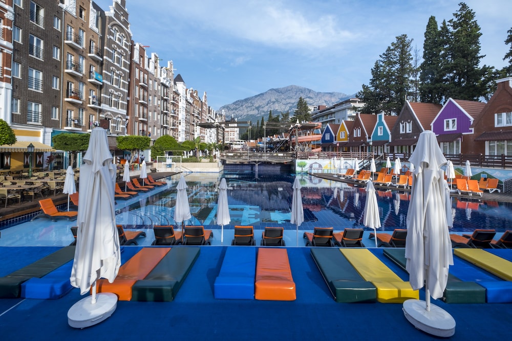 Orange County Kemer — Swimming pool in Kemer