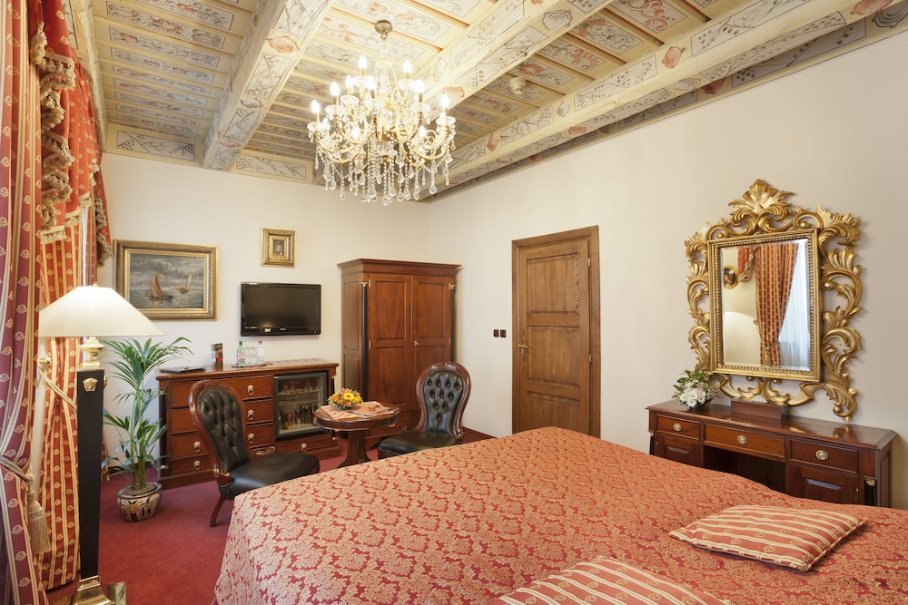 Hotel U Zlatého Stromu Prague by BHG — Hotel rooms in Prague, Prague