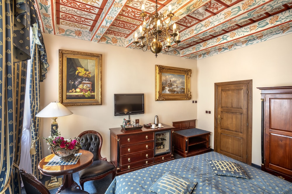 Hotel U Zlatého Stromu Prague by BHG — Hotel rooms in Prague, Prague