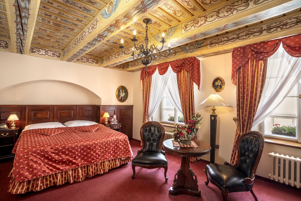 Hotel U Zlatého Stromu Prague by BHG — Hotel rooms in Prague, Prague
